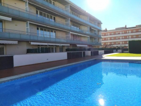 NEW! Apartamento con piscina y balcón a 2 minutos de la playa. WI-FI